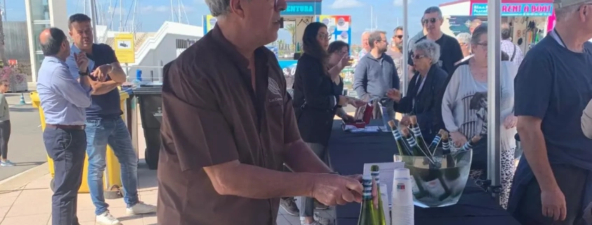 El propietari de Les Corones, Pere Miquel Carreras, va ser a la sonsada popular feta aquest diumenge a l'Estartit en el marc de les Jornades Gastronòmiques del Sonso